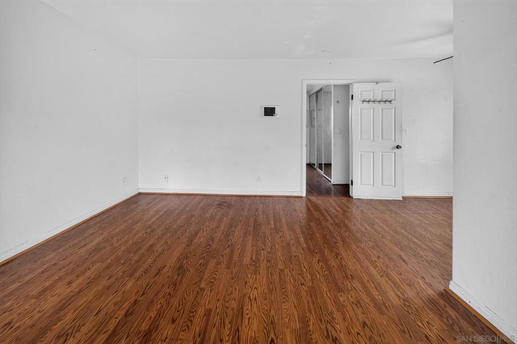 4346 52nd Street 10 Property Photo 3