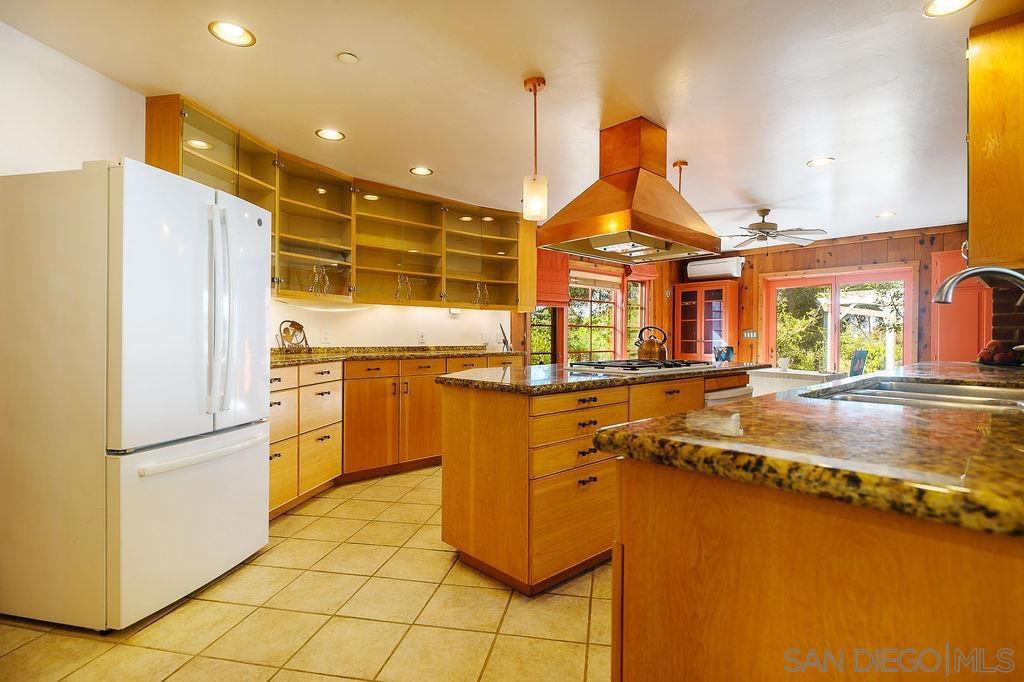 9707 Shadow Rd Property Photo 8