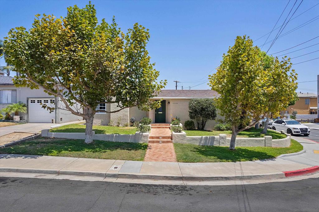 3204 Ingelow St. Property Photo 2
