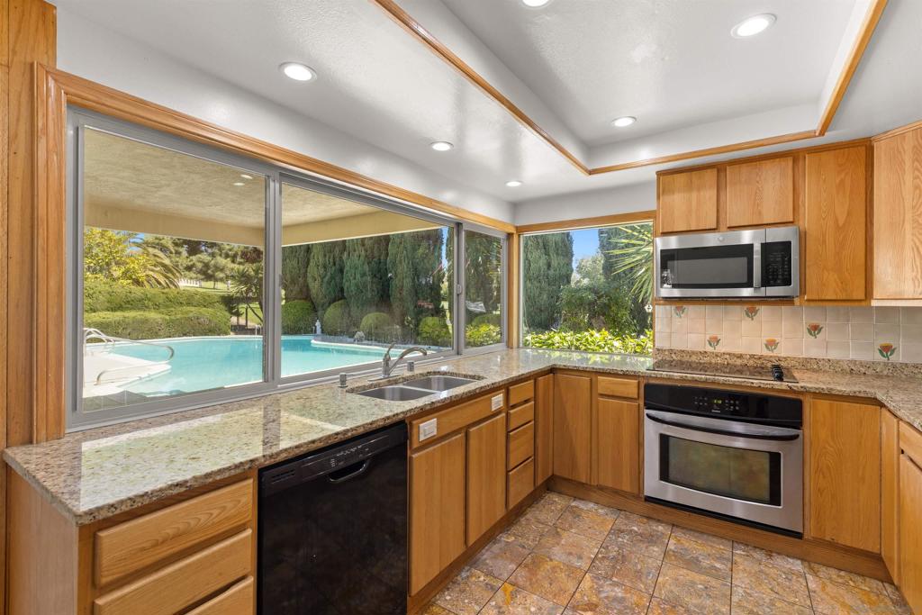 17305 Campillo Drive Property Photo 10