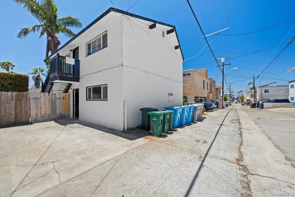 1460 64 Grand Ave Property Photo 5