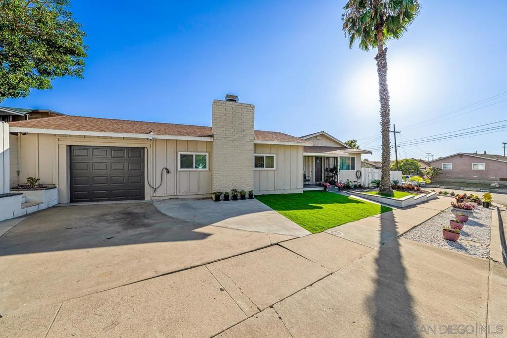 2458 Calle Tortuosa Property Photo 5