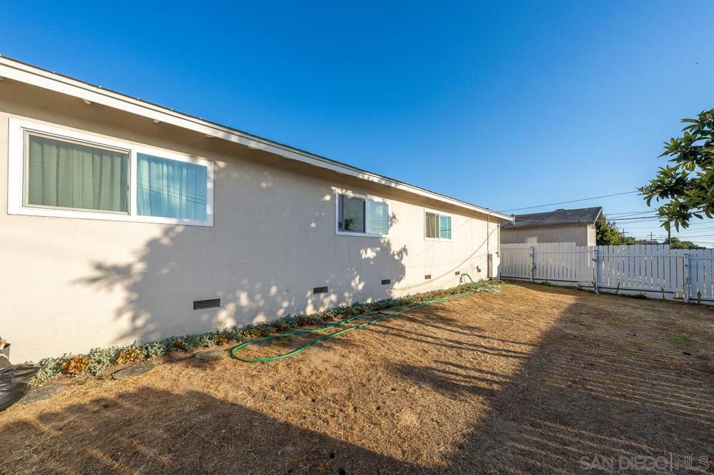 2458 Calle Tortuosa Property Photo 43