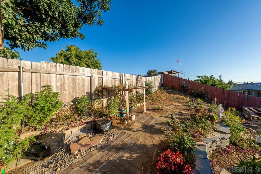 2458 Calle Tortuosa Property Photo 48
