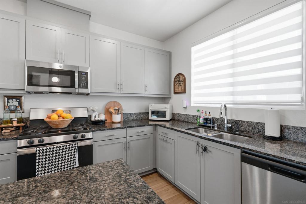 5491 Seacliff Pl 108 Property Photo 9