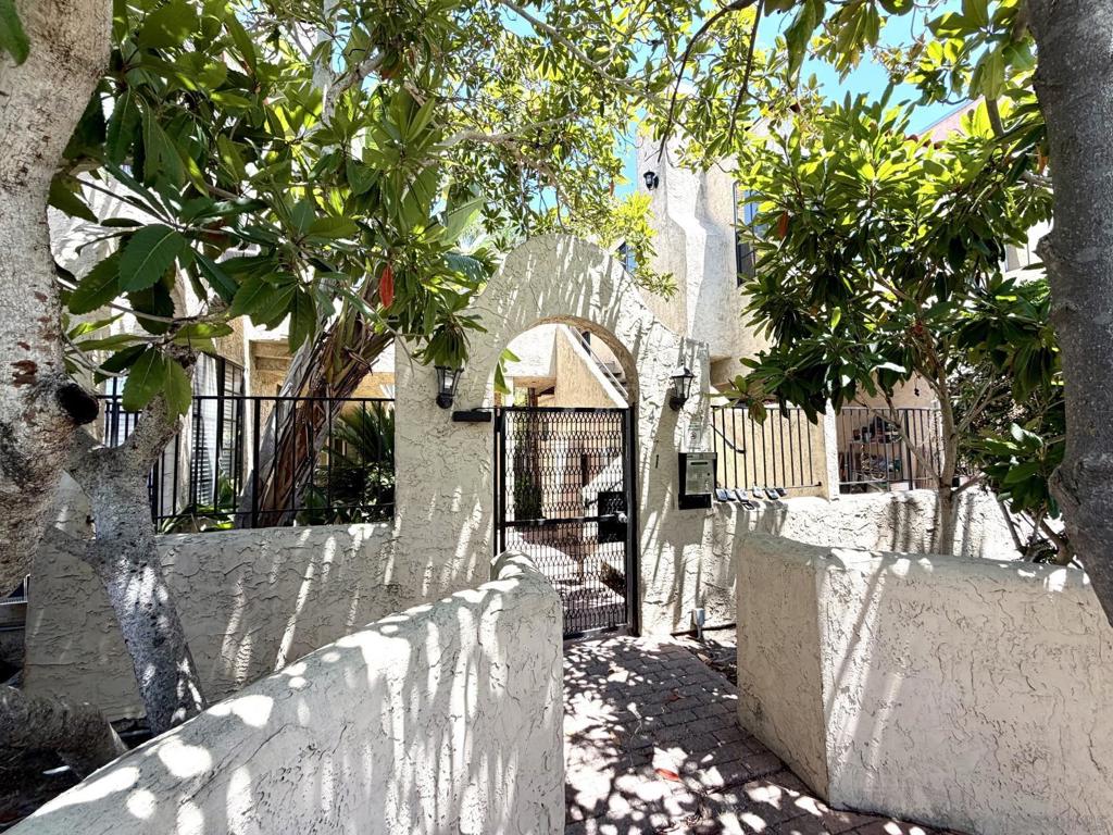 4671 Hamilton St 8 Property Photo 3