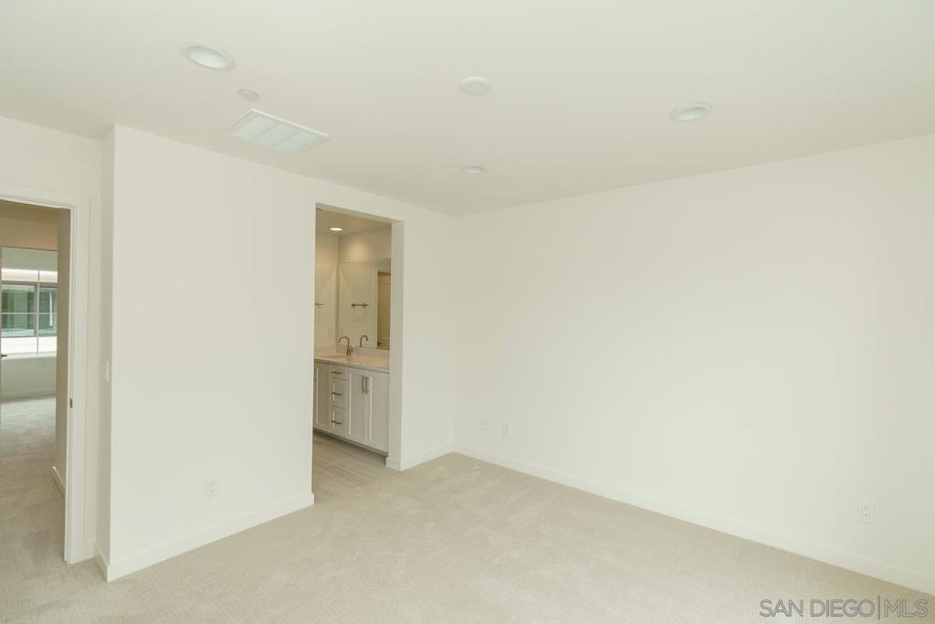 2564 Delphinium Ln Property Photo 2