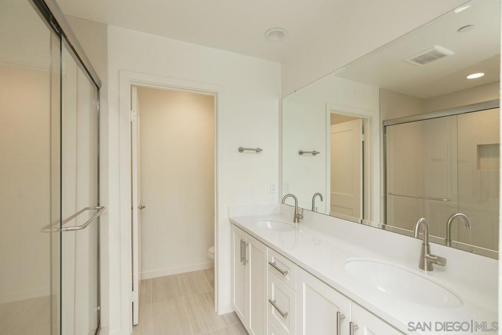 2564 Delphinium Ln Property Photo 3