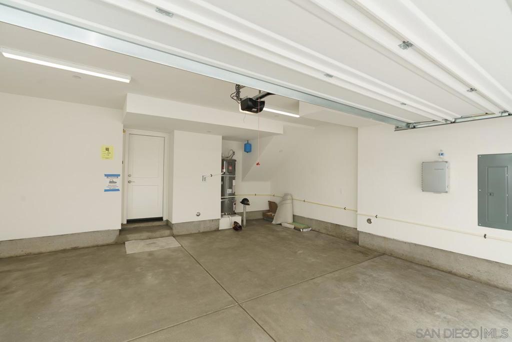 2564 Delphinium Ln Property Photo 17