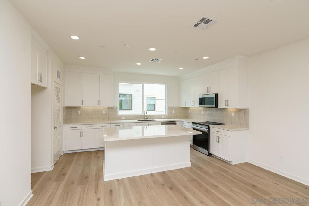 2564 Delphinium Ln Property Photo 26