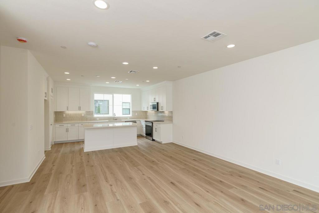 2564 Delphinium Ln Property Photo 27