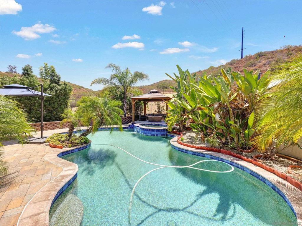 13589 Sohail Property Photo 6