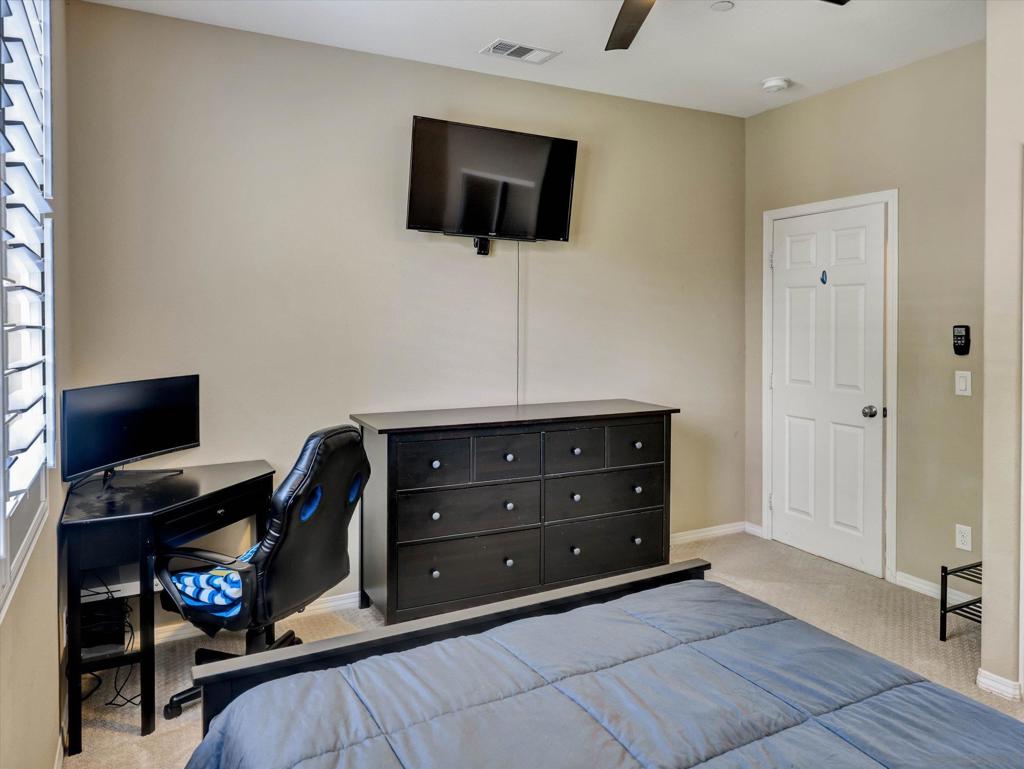 13589 Sohail Property Photo 15