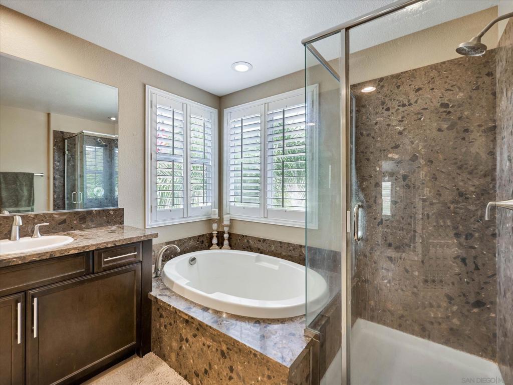13589 Sohail Property Photo 40
