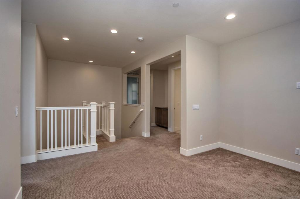 368 Ventasso Property Photo 14