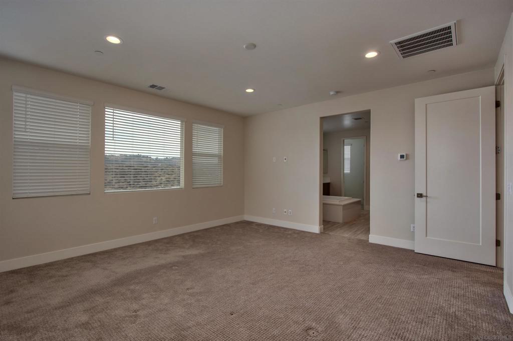 368 Ventasso Property Photo 17