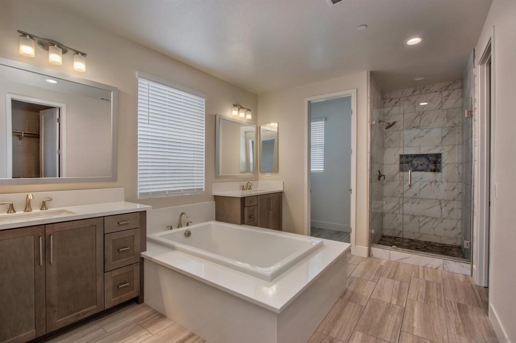 368 Ventasso Property Photo 18