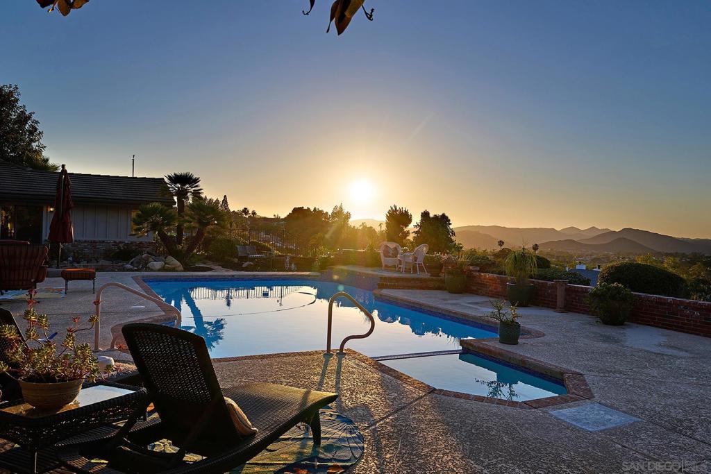 17505 Corte Lomas Verdes Property Photo 4