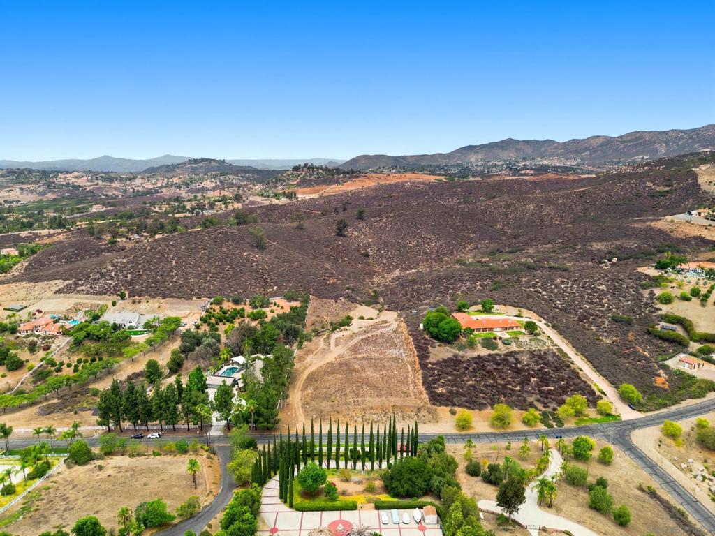 14788 Presilla Dr Property Photo 23