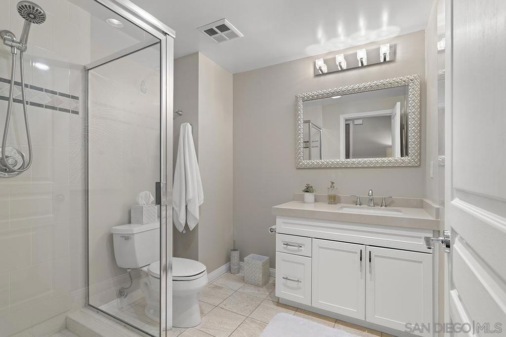 555 Front 1501 Property Photo 23