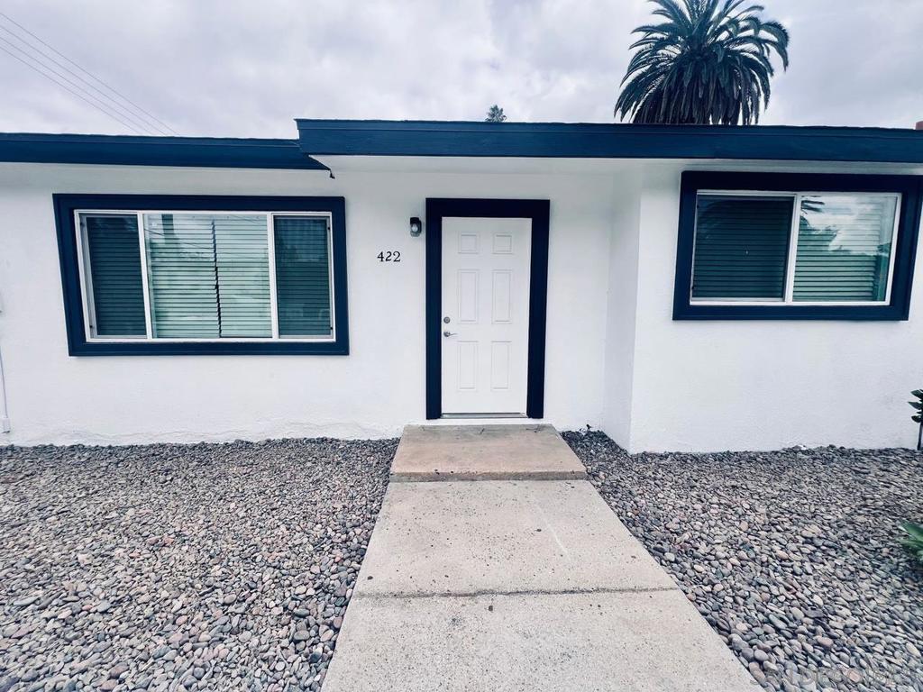 422 S Date St. Property Photo 1