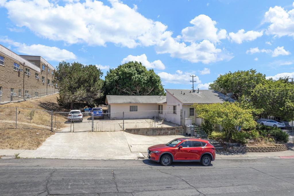 2161 63 Drescher St Property Photo 2