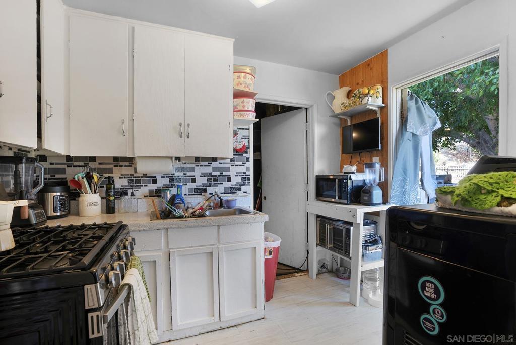 2161 63 Drescher St Property Photo 9