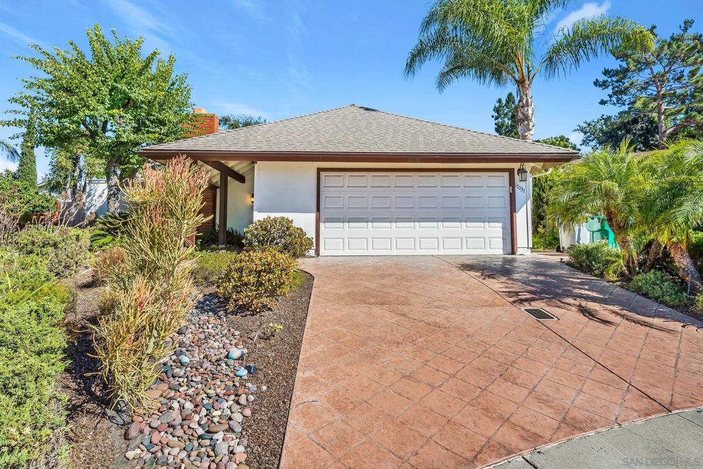 17031 Oculto Property Photo 1