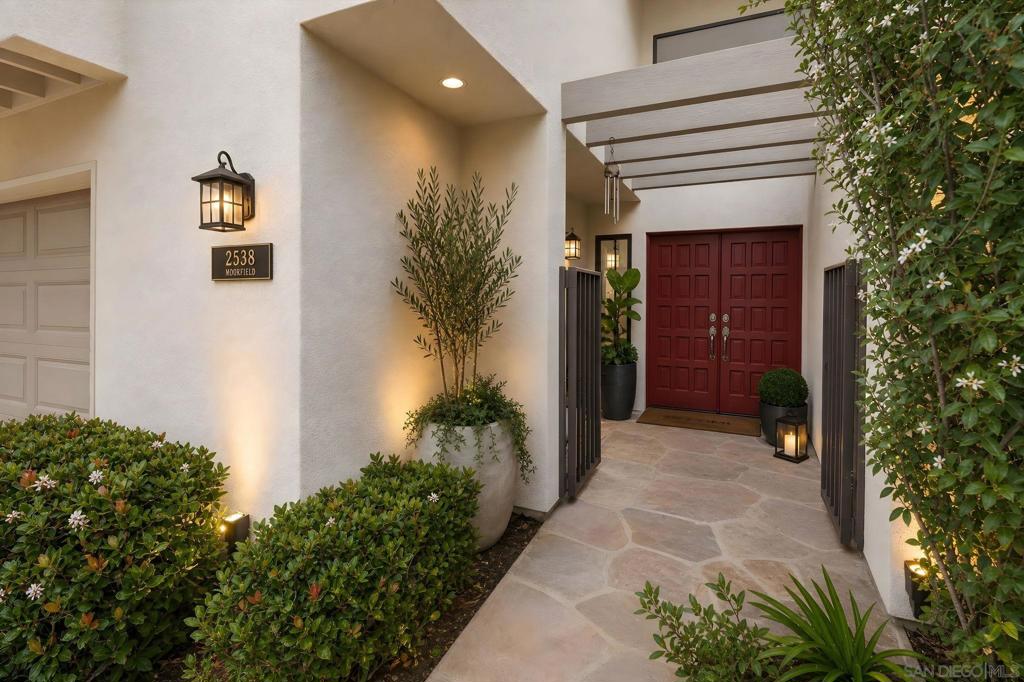 2538 Caminito Muirfield Property Photo 2