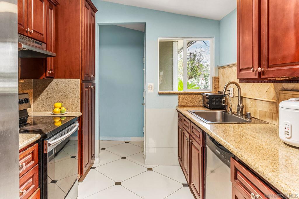 2578 Moonstone Property Photo 5
