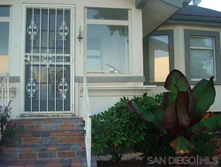 2220 Rosecrans Property Photo 4
