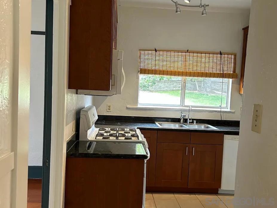 2220 Rosecrans Property Photo 21