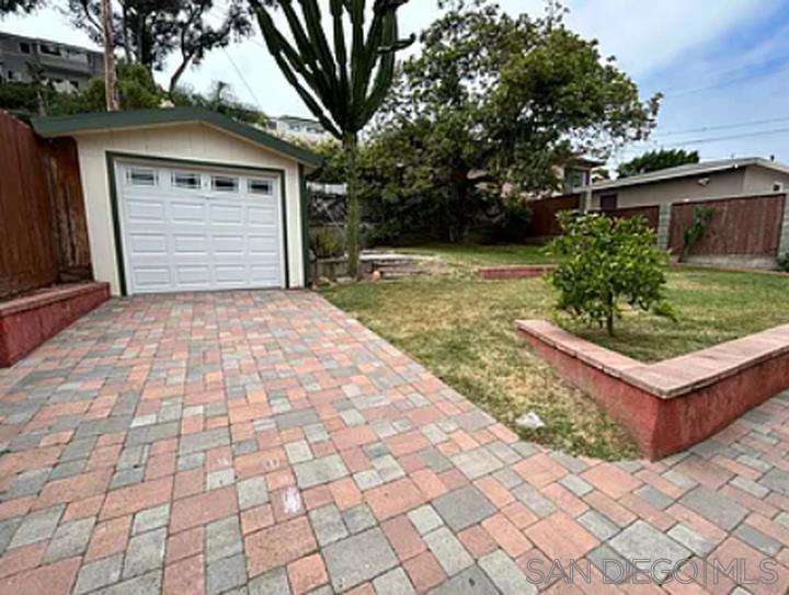 2220 Rosecrans Property Photo 30