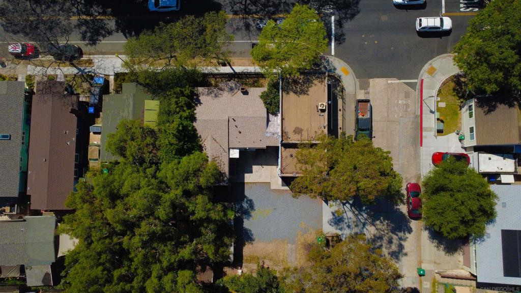 1747 1749 Fern Property Photo 7