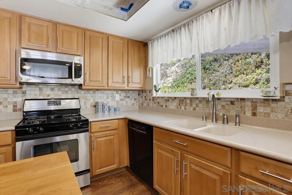 1920 Louis Dr. Property Photo 13