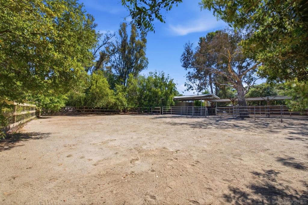 13327 Calle Colina Property Photo 4