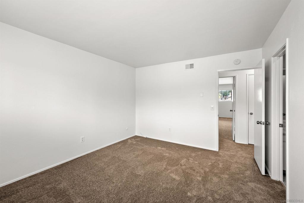 5580 Lake Park Way 28 Property Photo 27