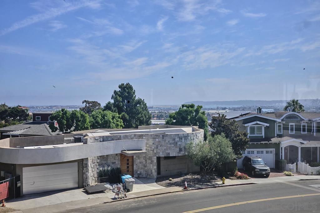 2454 Presidio Dr Property Photo 4