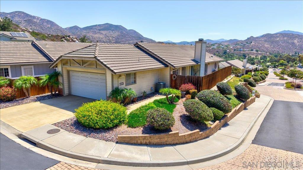 1285 Buttonwood Ct Property Photo 3