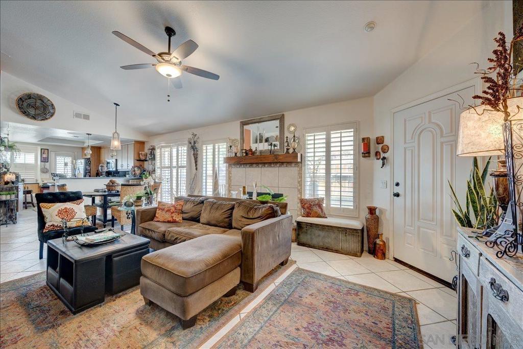 1285 Buttonwood Ct Property Photo 6