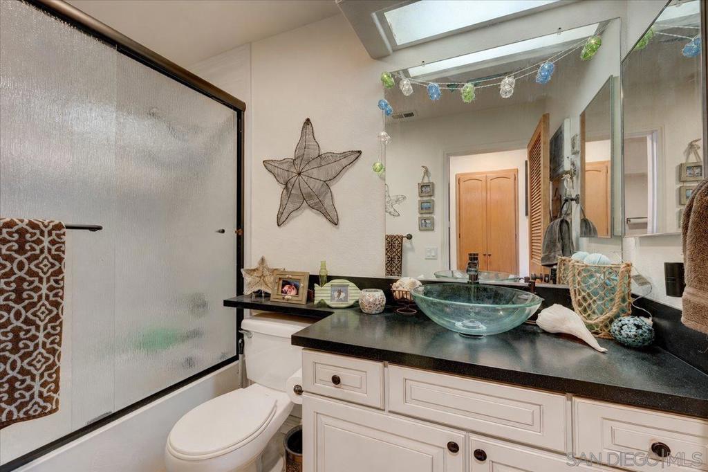 1285 Buttonwood Ct Property Photo 14