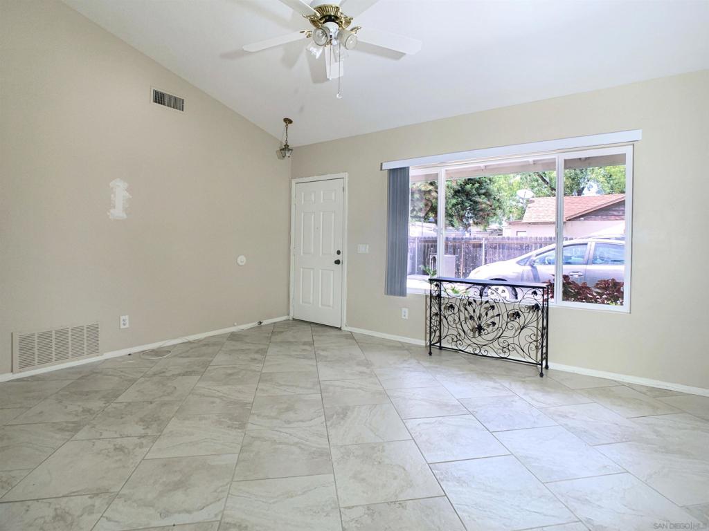 386 90 Richardson Ave Property Photo 10