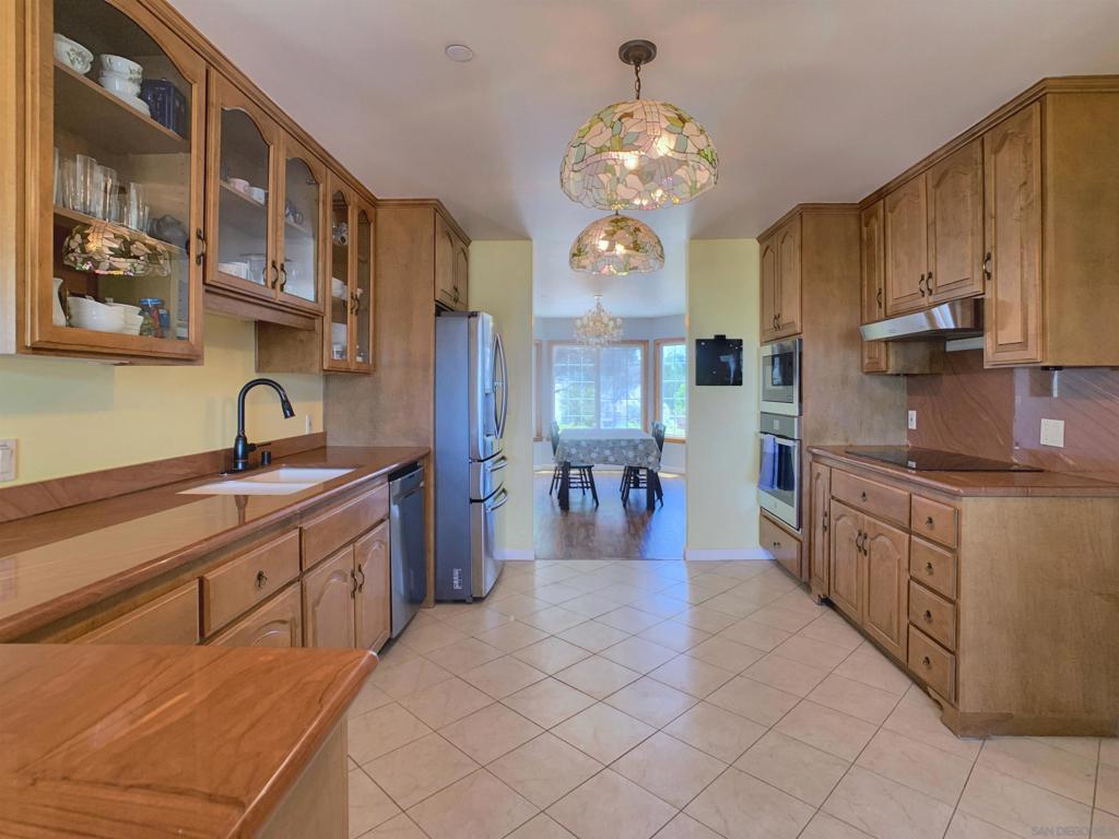 1249 La Cresta Blvd Property Photo 7