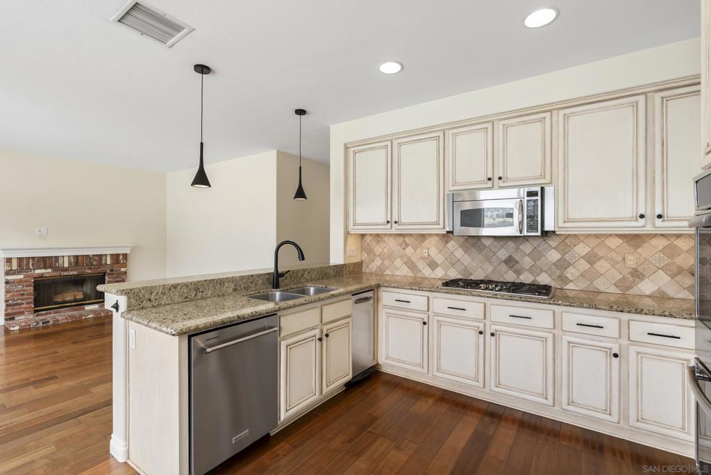 7027 Rockrose Terrace Property Photo 31