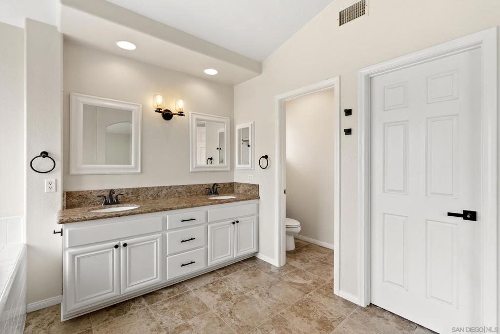 7027 Rockrose Terrace Property Photo 38