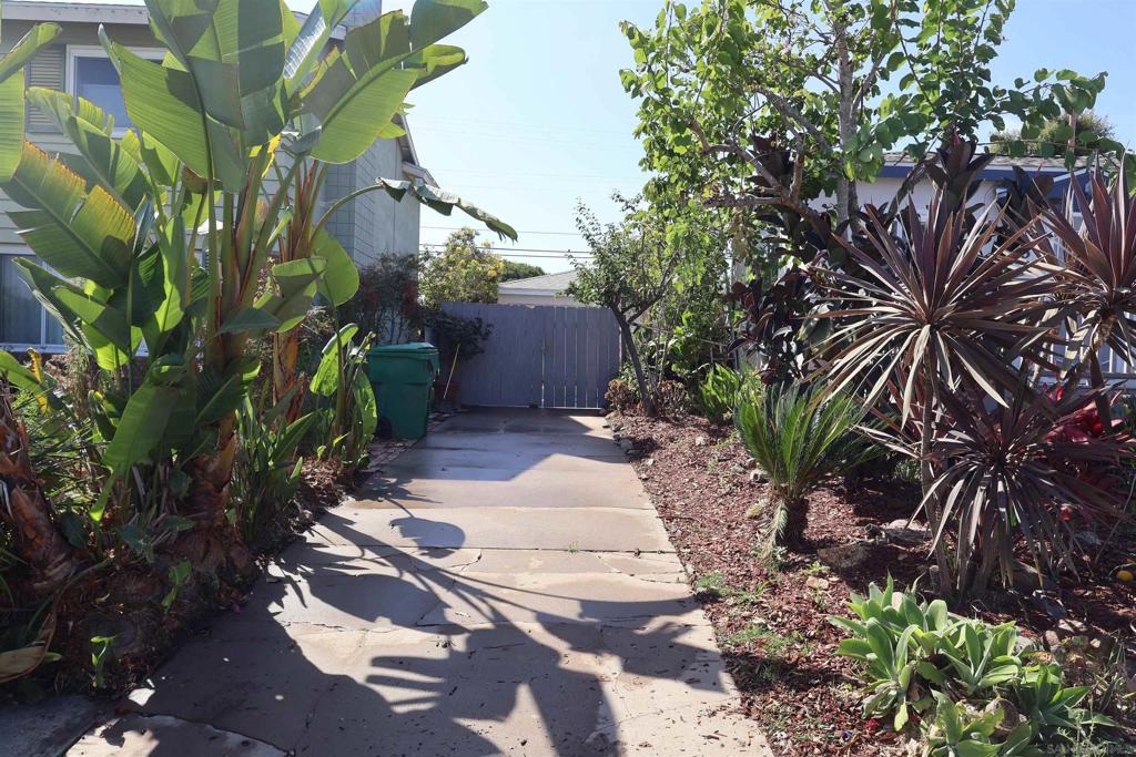 2328 Lucerne Drive Property Photo 2