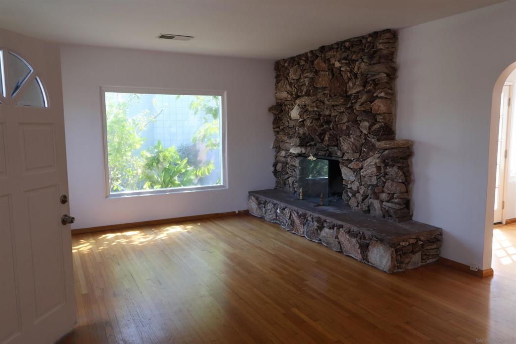 2328 Lucerne Drive Property Photo 6