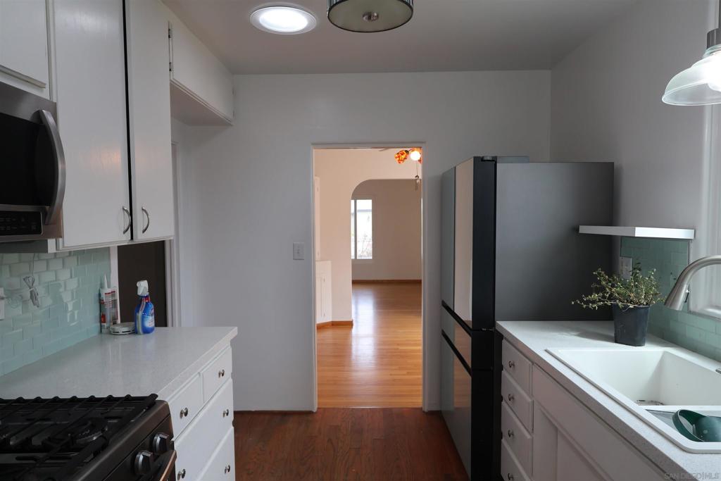 2328 Lucerne Drive Property Photo 11