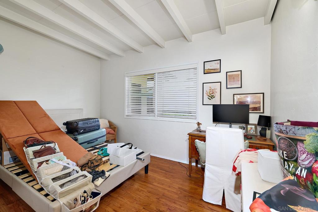 2127 2131 1/2 Felspar Property Photo 11