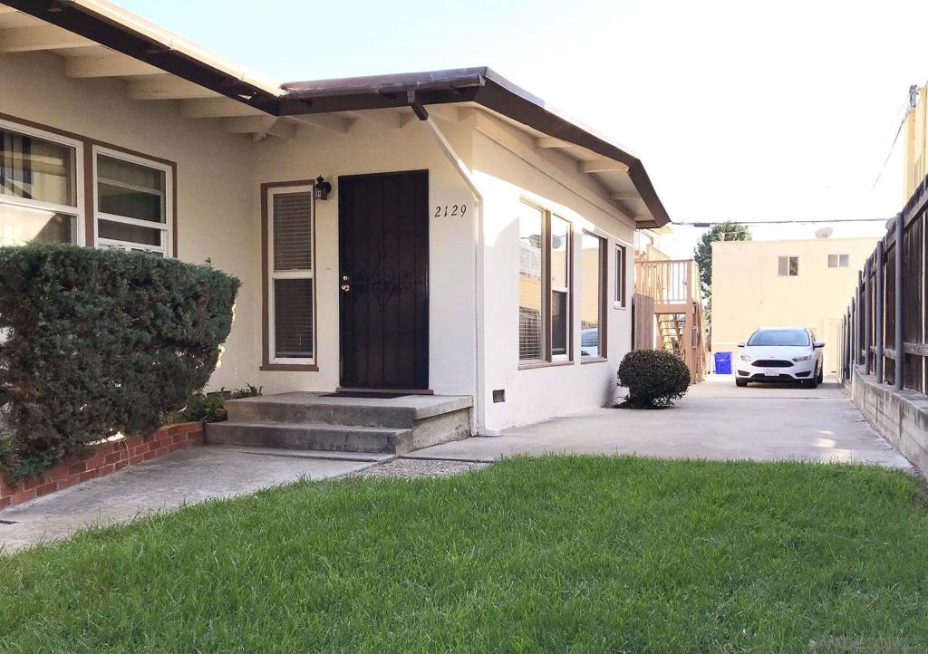 2127 2131 1/2 Felspar Property Photo 23